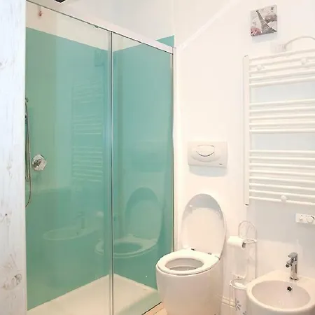 Enry White House Apartment